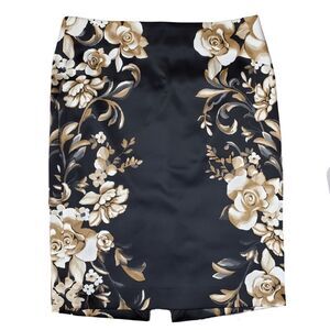 WHBM silky floral pencil skirt with zip closure  / Women's Size 00